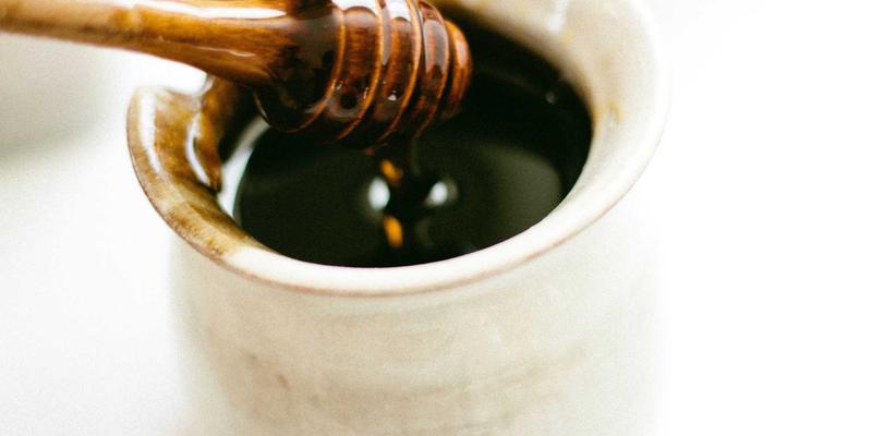 专业运动护具深度解析：从篮球护膝到足球护腿板的防护原理与科学选择