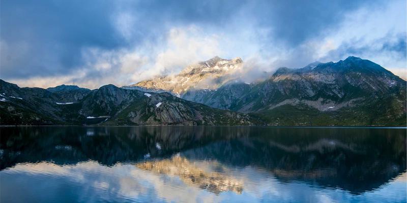 户外运动新趋势：如何为体育场馆选购符合安全标准的商用跑步机、篮球架与体操垫