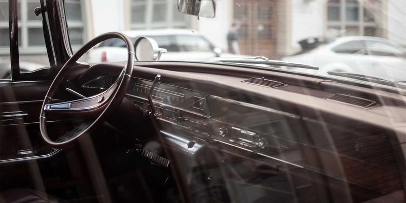 瑜伽垫材质全解析：TPE、天然橡胶与PVC，如何根据练习类型选择防滑与支撑性